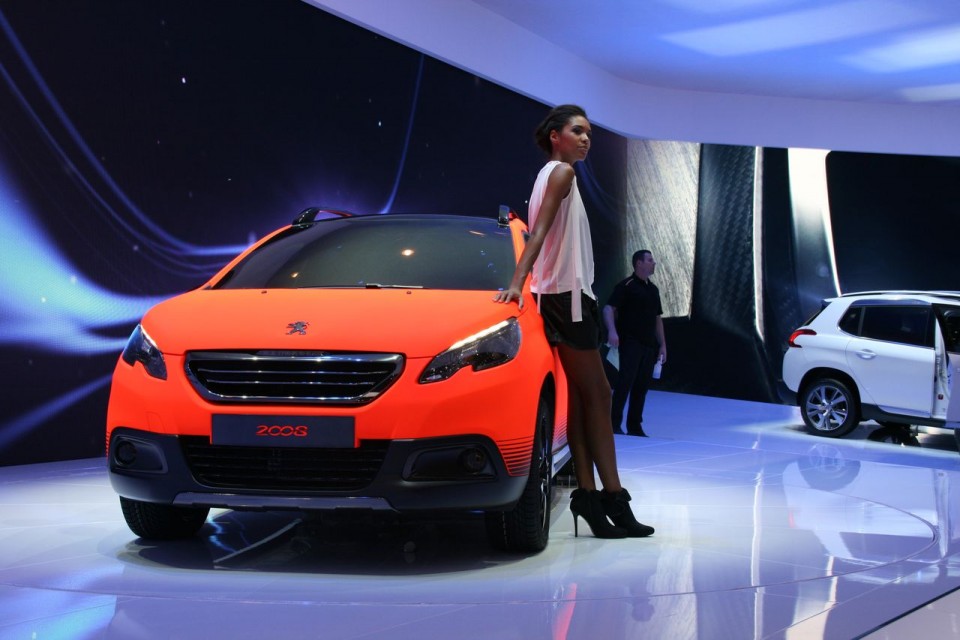 Peugeot 2008 Orange cuivré mat - Salon de Genève 2013 - 1-003