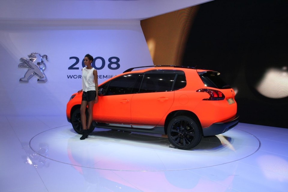 Photo Peugeot 2008 Orange - Salon de Genève 2013 - 1-005