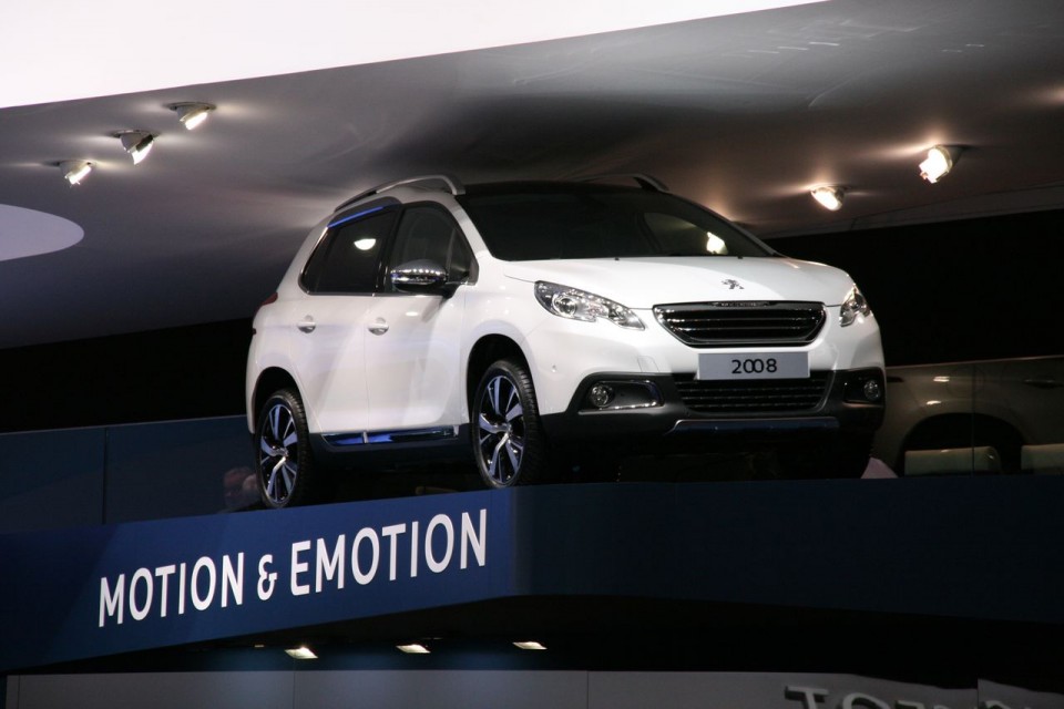 Peugeot 2008 Blanc Banquise - Salon de Genève 2013 - 1-007