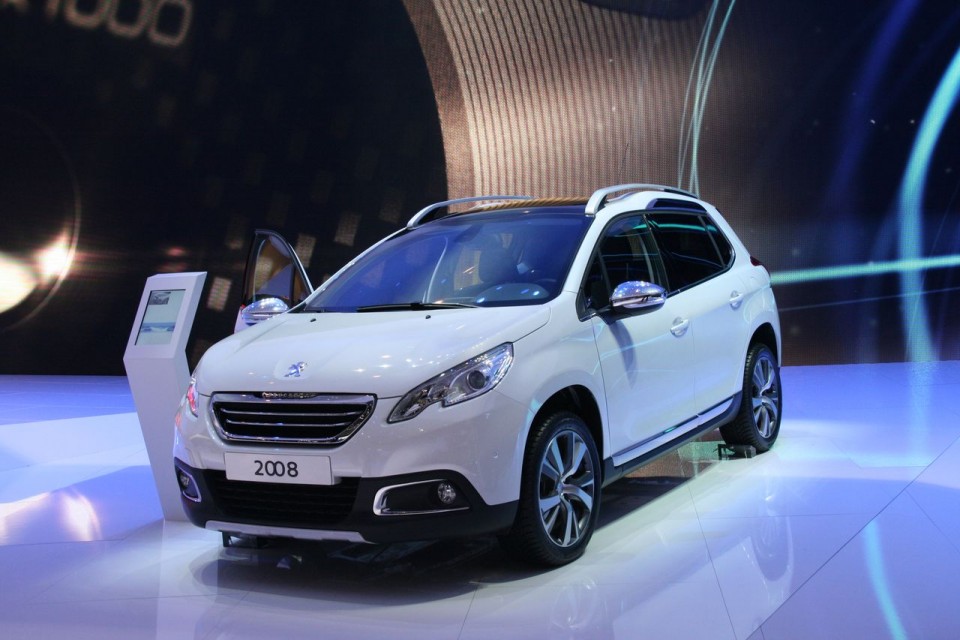 Peugeot 2008 Féline Blanc Banquise - Salon de Genève 2013 - 1-010