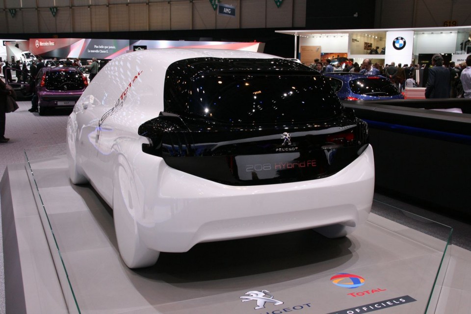 Concept Peugeot 208 HYbrid FE - Salon de Genève 2013 - 1-003