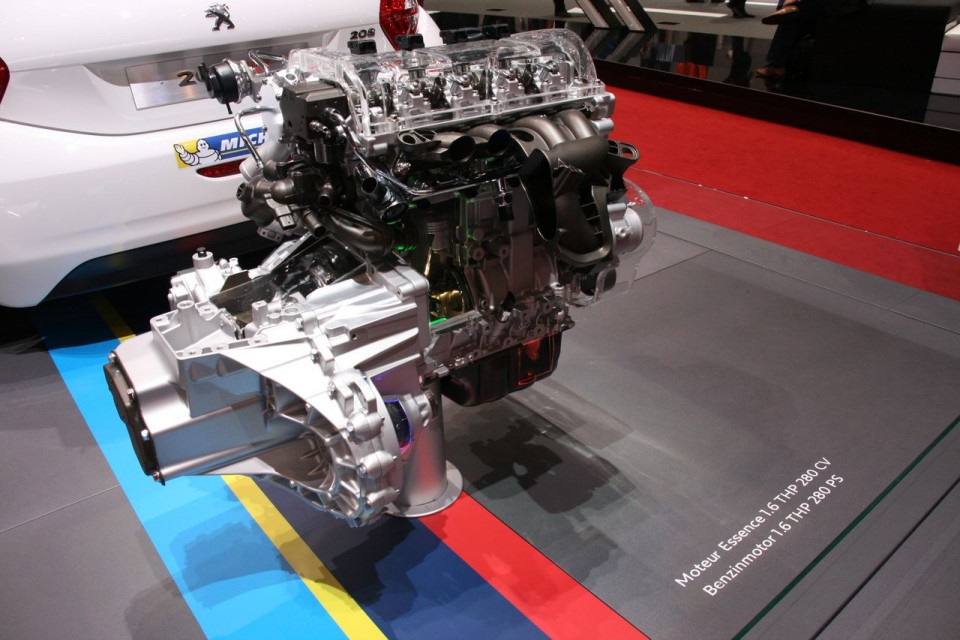 Moteur essence 1.6 THP 280 ch Peugeot 208 T16 - Salon de Genève 2013 - 1-006