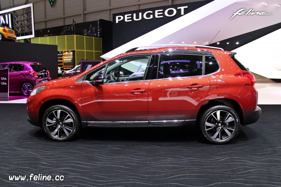 Photo Peugeot 2008 Féline Orange Tourmaline - Salon de Genève