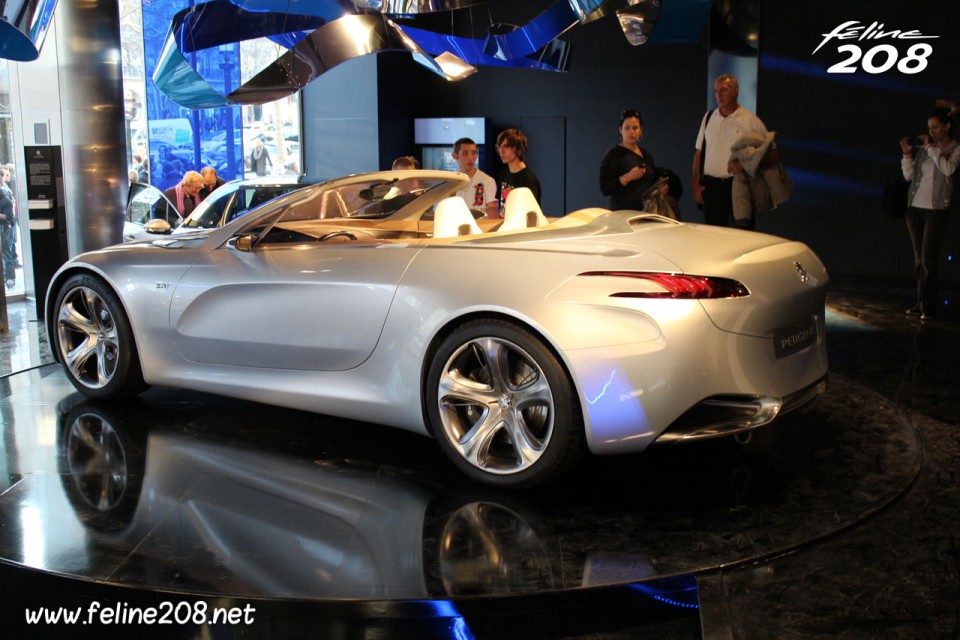 Peugeot SR1 Concept chez Peugeot Avenue - Mars 2012 - 009