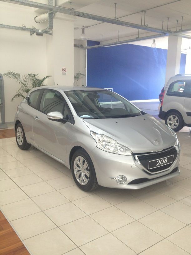 Peugeot 208 Active Gris Aluminium Italie 001