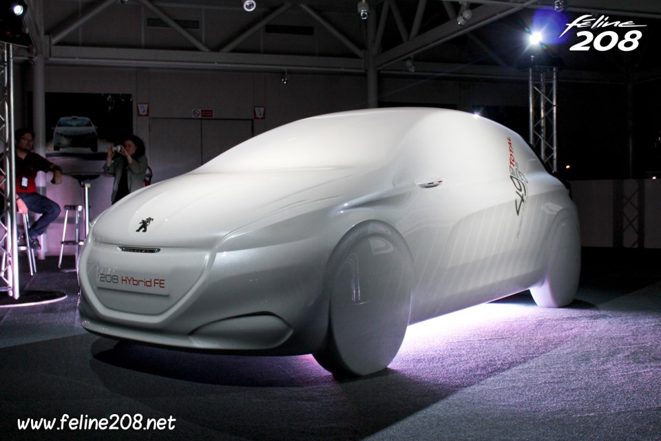 Peugeot 208 HYbrid FE - Reportage chez Peugeot Sport - 1-002