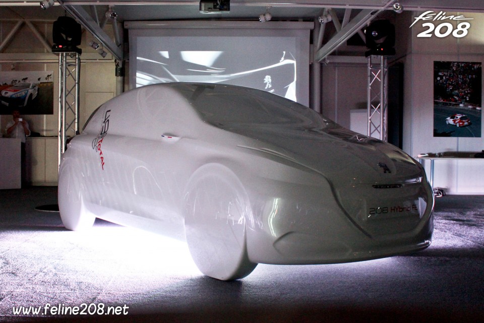 Peugeot 208 HYbrid FE - Reportage chez Peugeot Sport - 1-006