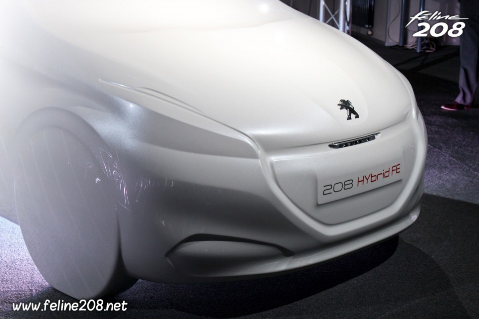 Peugeot 208 HYbrid FE - Reportage chez Peugeot Sport - 1-008
