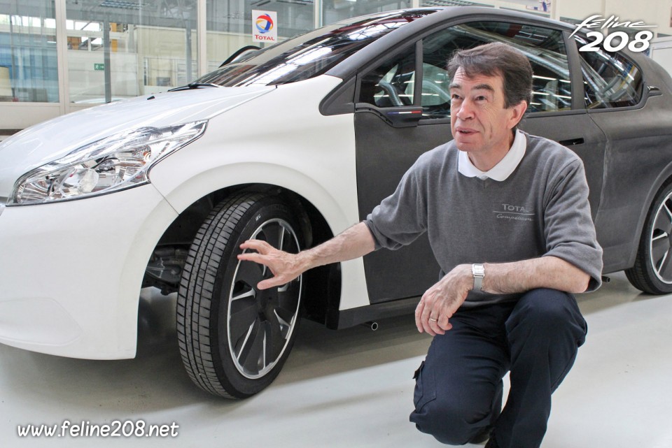 Philippe Girard, Délégué scientifique chez Total, Peugeot 208 HYbrid FE - Reportage chez Peugeot Sport - 1-027