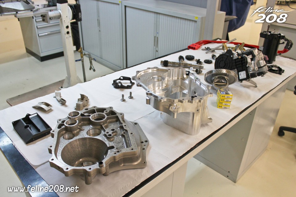 Pièces moteur et boîte Peugeot 208 HYbrid FE - Reportage chez Peugeot Sport - 1-041