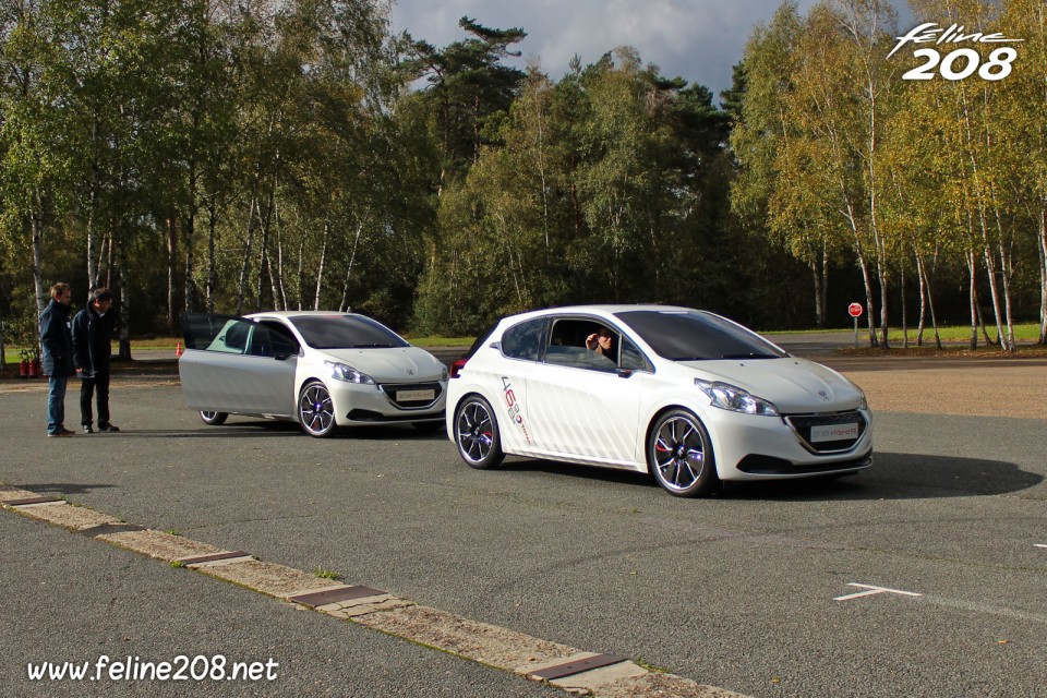 Photo Peugeot 208 HYbrid FE - Essais à Mortefontaine - Octobre 2013 - 1-002