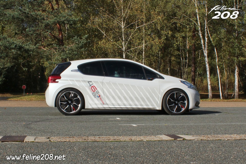 Photo profil Peugeot 208 HYbrid FE - Essais à Mortefontaine - Octobre 2013 - 1-010