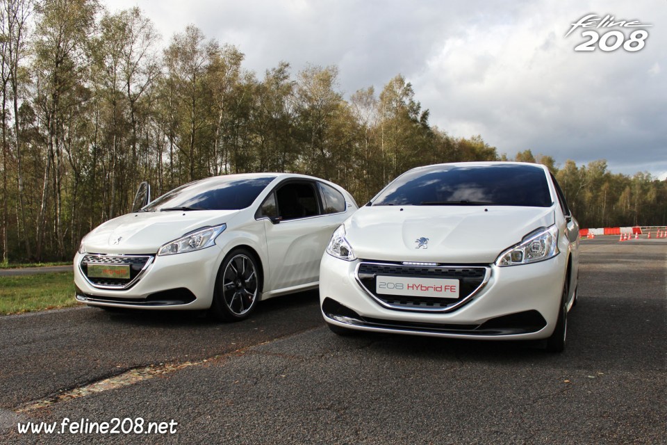 Photo des 2 Peugeot 208 HYbrid FE - Essais à Mortefontaine - Octobre 2013 - 1-034