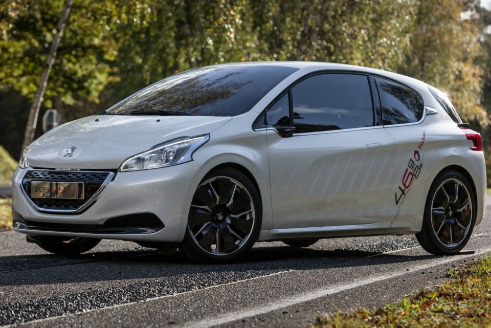 Photo Peugeot 208 HYbrid FE - Essais à Mortefontaine - Octobre 2013 - 2-008