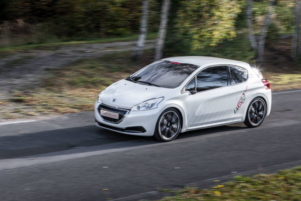 Photo Peugeot 208 HYbrid FE - Essais à Mortefontaine - Octobre 2013 - 2-009