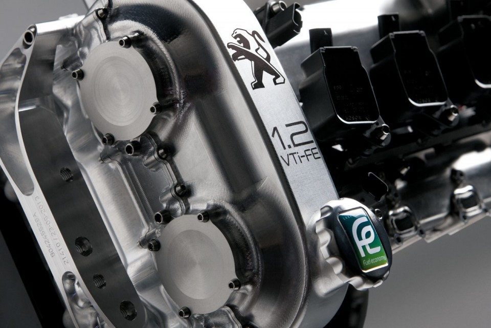 Peugeot 208 HYbrid FE - Photo officielle - 4-004