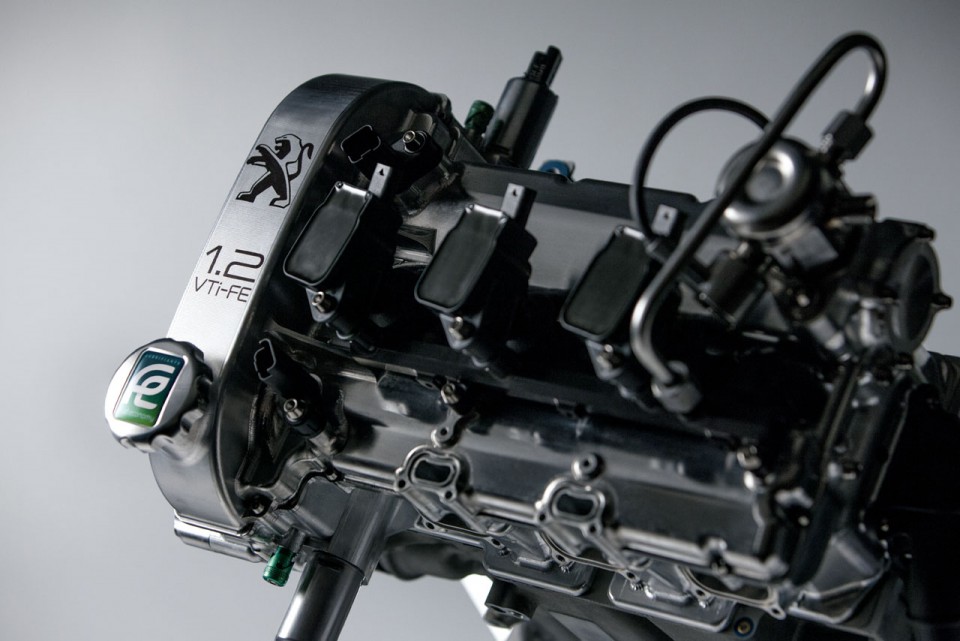Peugeot 208 HYbrid FE - Photo officielle - 4-009