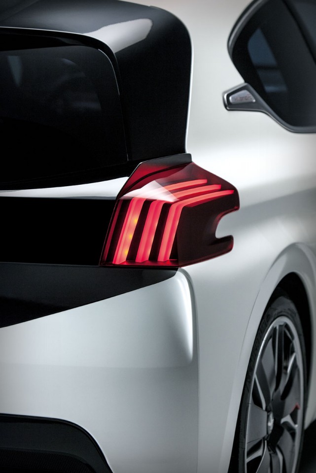 Peugeot 208 HYbrid FE - Photo officielle - 4-019