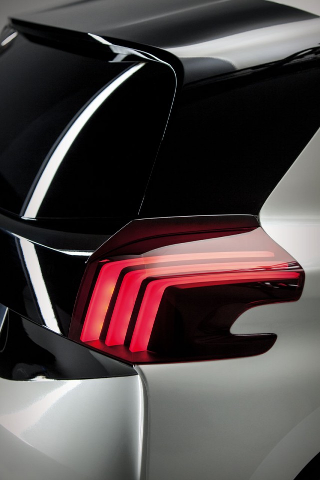 Peugeot 208 HYbrid FE - Photo officielle - 4-021