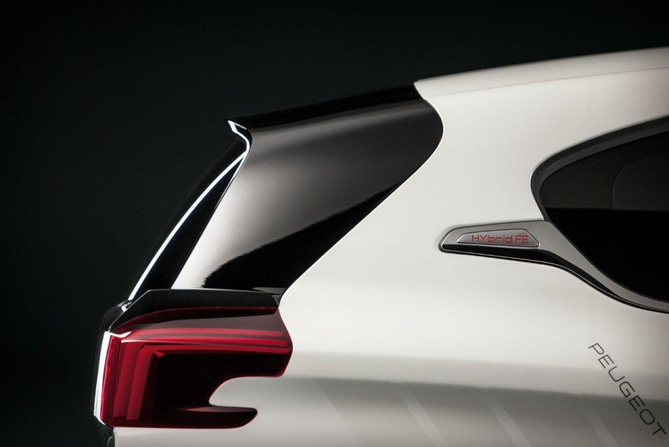 Peugeot 208 HYbrid FE - Photo officielle - 4-024