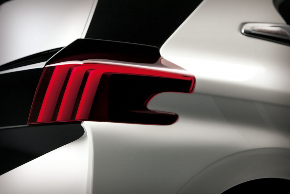 Peugeot 208 HYbrid FE - Photo officielle - 4-028