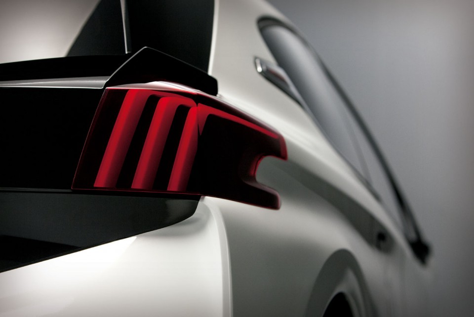 Peugeot 208 HYbrid FE - Photo officielle - 4-031