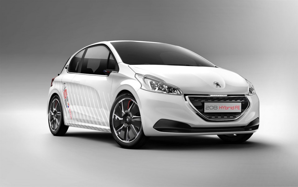 Peugeot 208 HYbrid FE - Photo officielle - 4-052