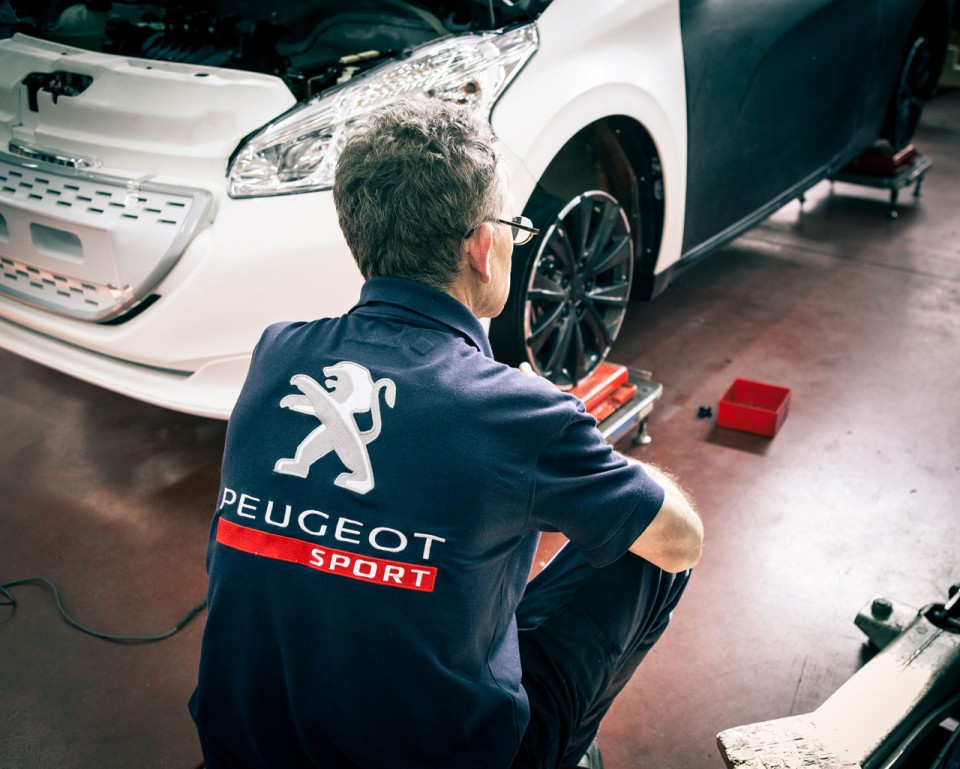 Peugeot 208 HYbrid FE - Photo officielle - 4-080