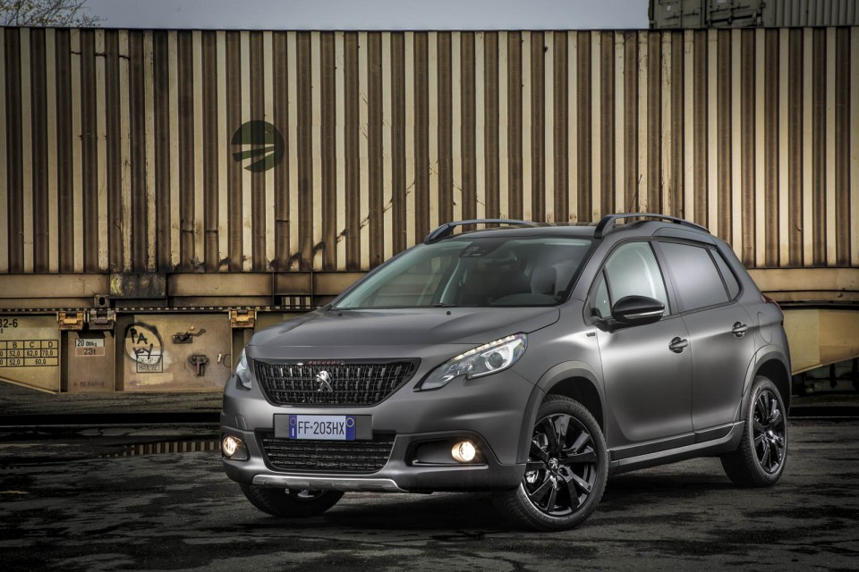 Photo officielle Peugeot 2008 Black Matt - Italie (2017)