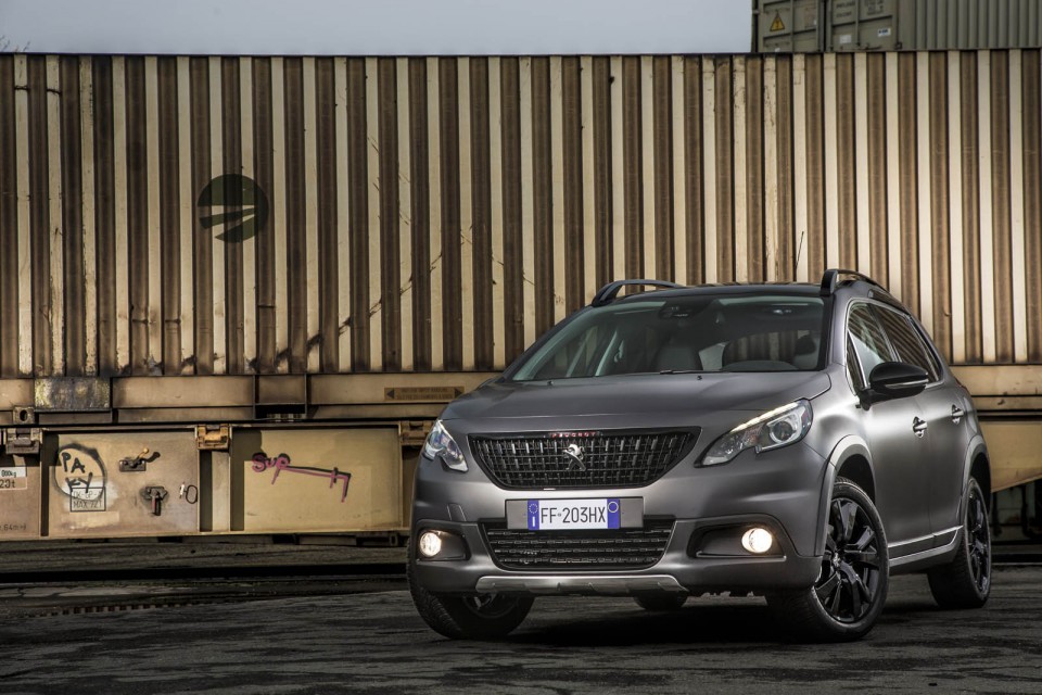 Photo officielle Peugeot 2008 Black Matt - Italie (2017)