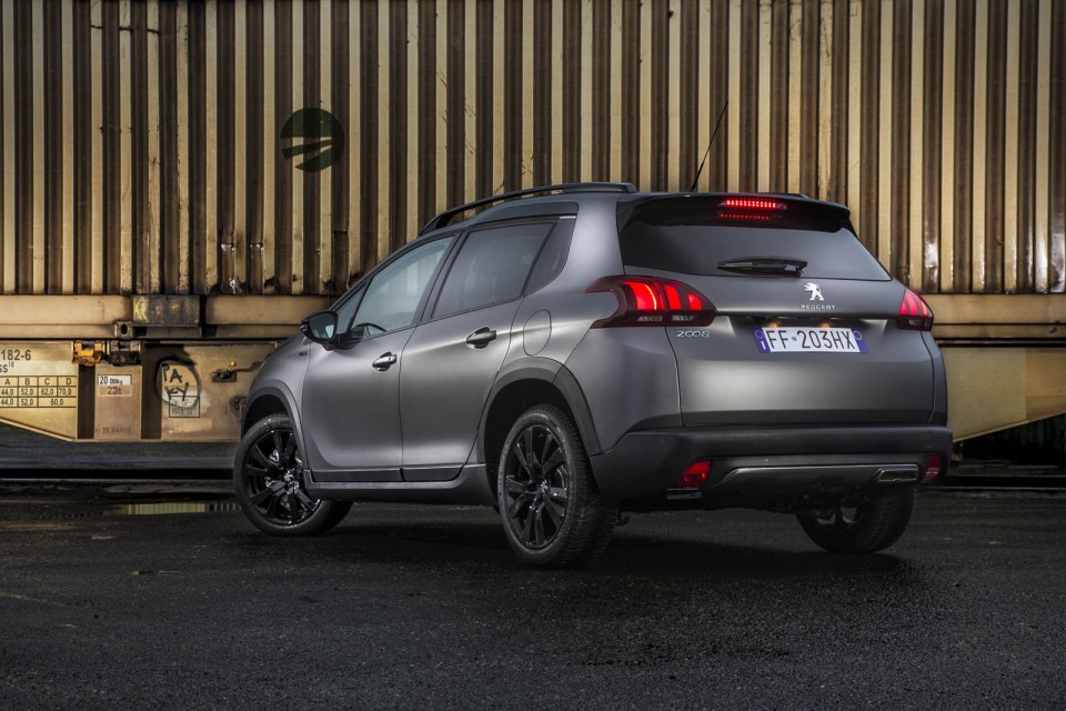Photo officielle Peugeot 2008 Black Matt - Italie (2017)