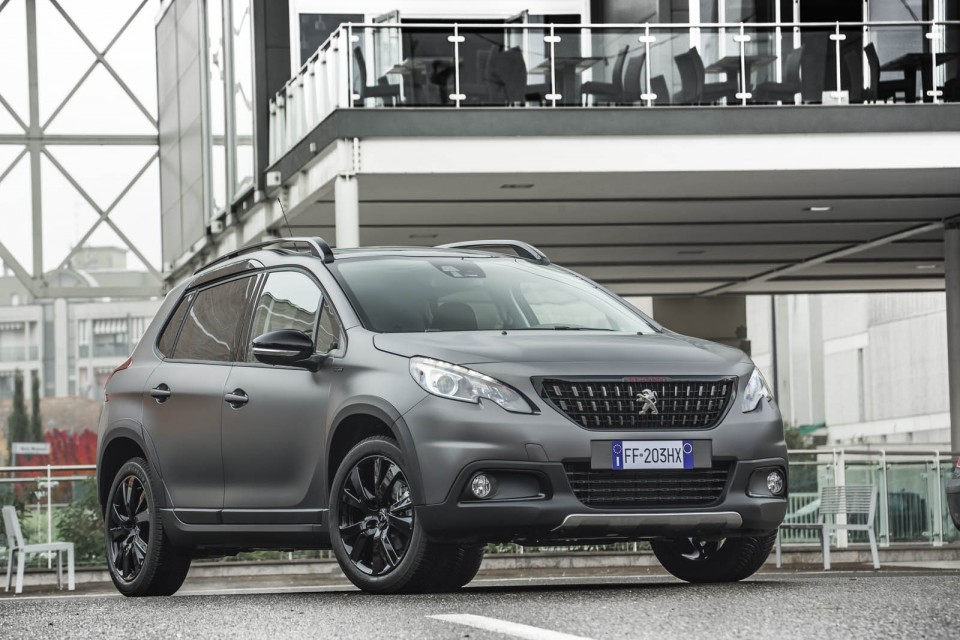 Photo officielle Peugeot 2008 Black Matt - Italie (2017)