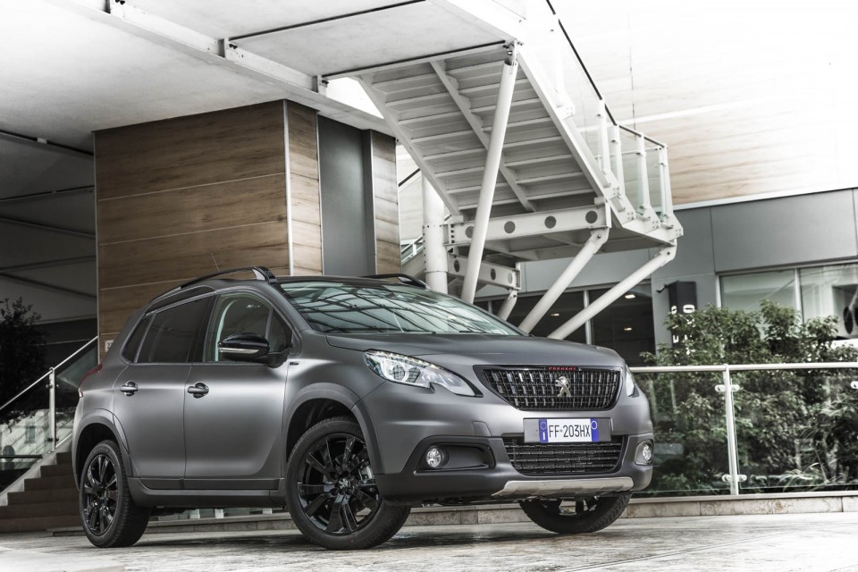 Photo officielle Peugeot 2008 Black Matt - Italie (2017)