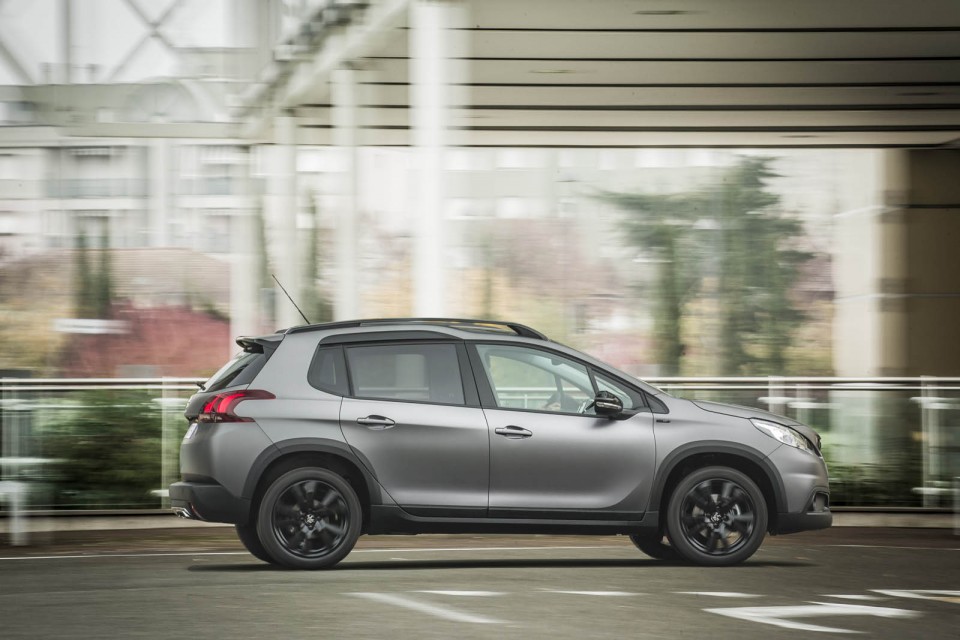 Photo officielle Peugeot 2008 Black Matt - Italie (2017)