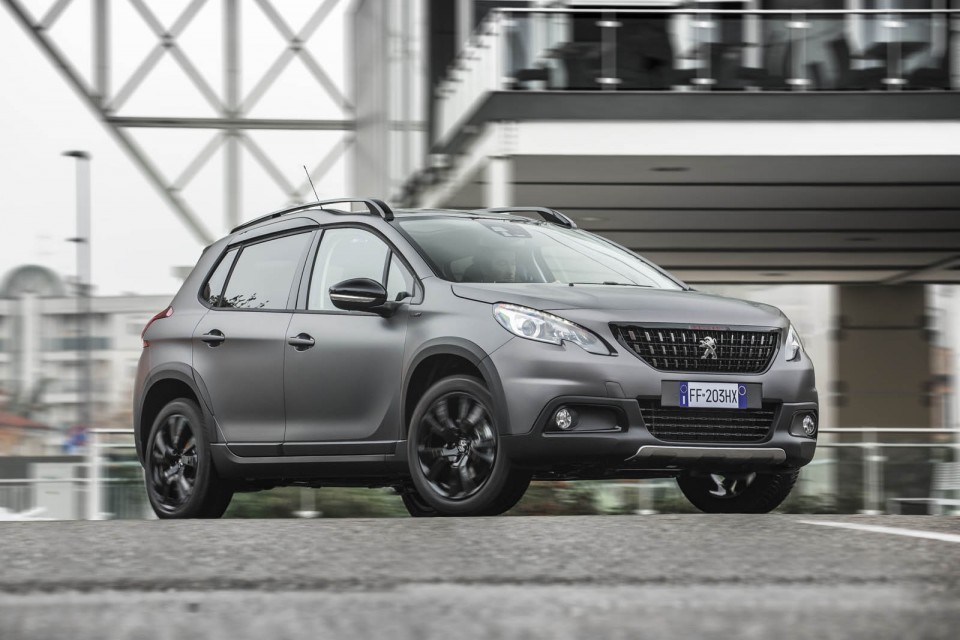 Photo officielle Peugeot 2008 Black Matt - Italie (2017)