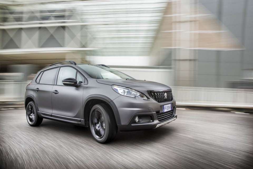 Photo officielle Peugeot 2008 Black Matt - Italie (2017)