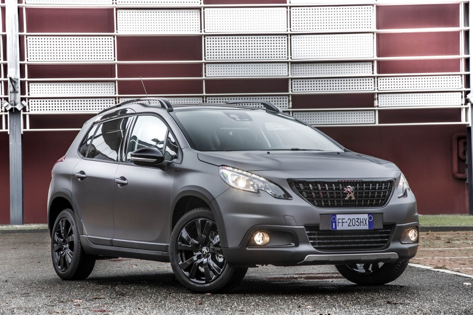 Photo 3/4 avant Peugeot 2008 Black Matt - Italie (2017)