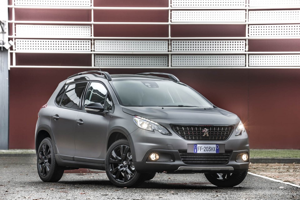 Photo 3/4 avant Peugeot 2008 Black Matt - Italie (2017)