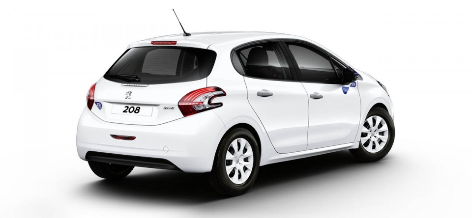 Photo 3/4 arrière Peugeot 208 Like - Blanc Banquise - France (2