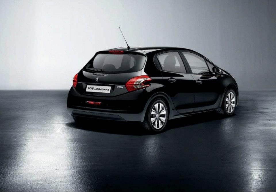 Photo Peugeot 208 Urban Soul Noir Perla Nera - France (2013) - 010