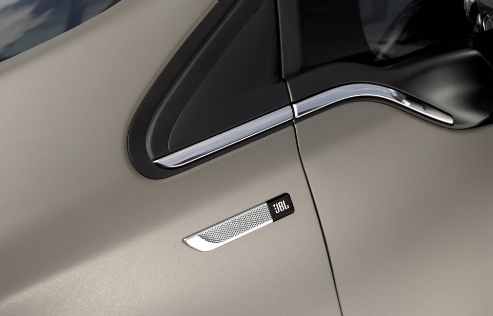 Photo badge JBL Peugeot 208 XY JBL