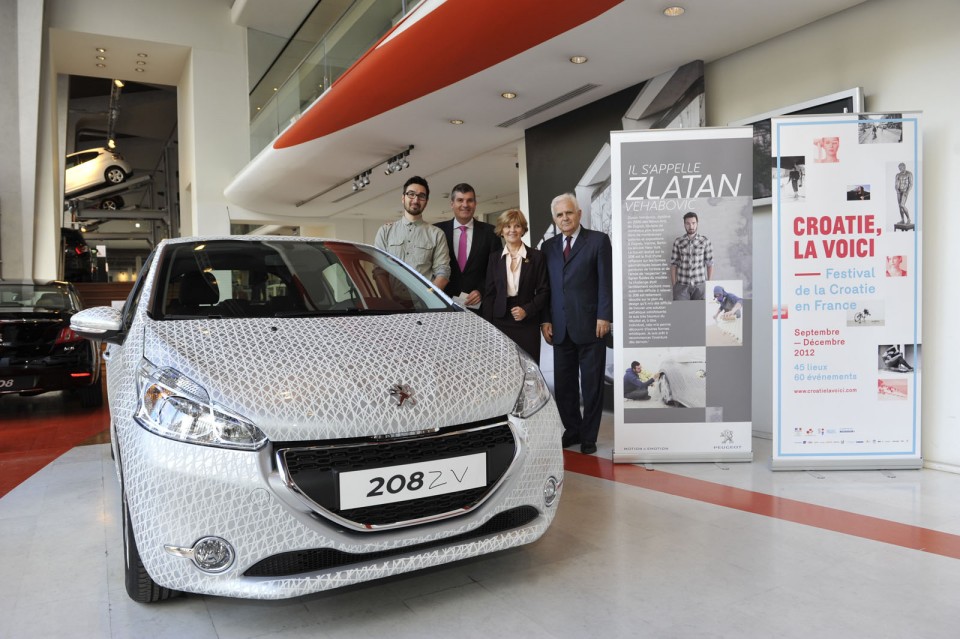Peugeot 208 ZV (2012) - Peugeot Paris Grande Armée - 007