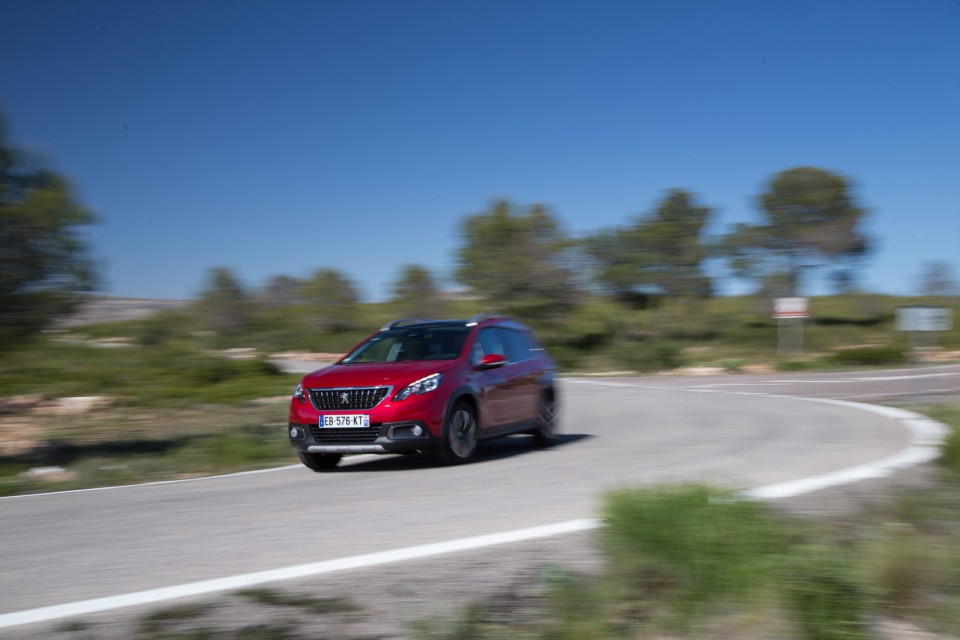 Photo Peugeot 2008 Allure restylée Rouge Ultimate - Essais 2016