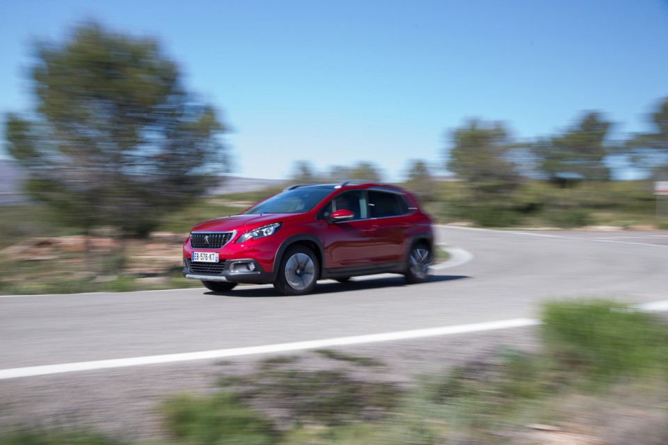 Photo Peugeot 2008 Allure restylée Rouge Ultimate - Essais 2016