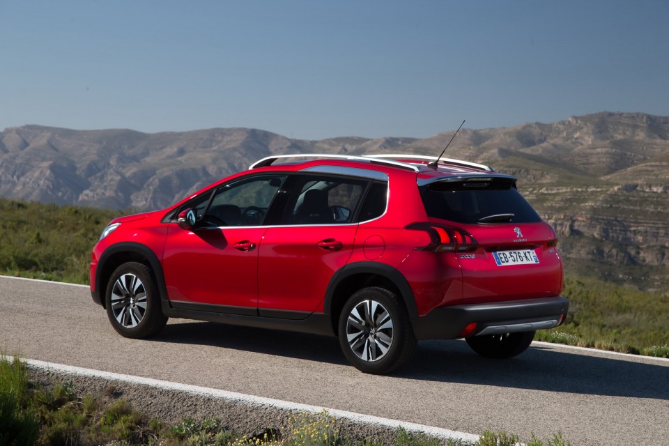 Photo Peugeot 2008 Allure restylée Rouge Ultimate - Essais 2016