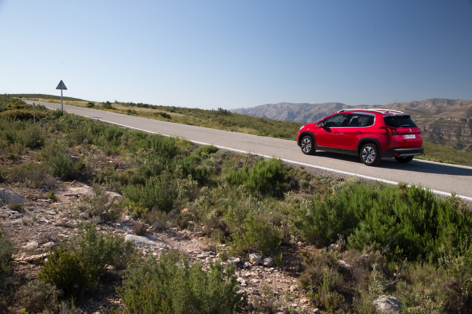 Photo Peugeot 2008 Allure restylée Rouge Ultimate - Essais 2016