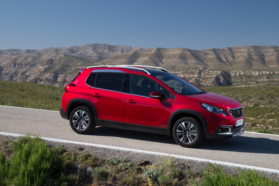 Photo Peugeot 2008 Allure restylée Rouge Ultimate - Essais 2016