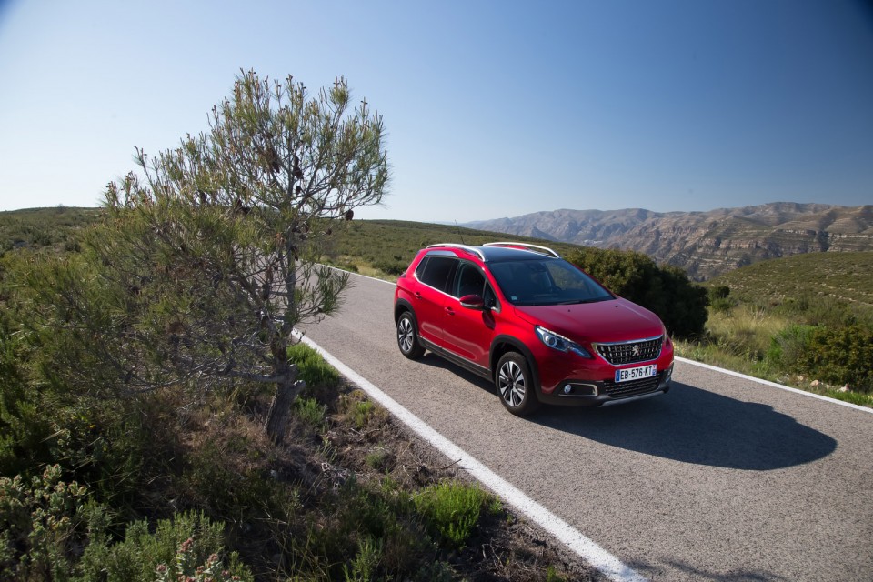 Photo Peugeot 2008 Allure restylée Rouge Ultimate - Essais 2016