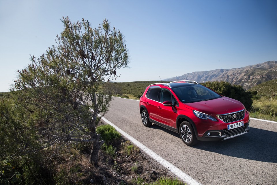 Photo Peugeot 2008 Allure restylée Rouge Ultimate - Essais 2016