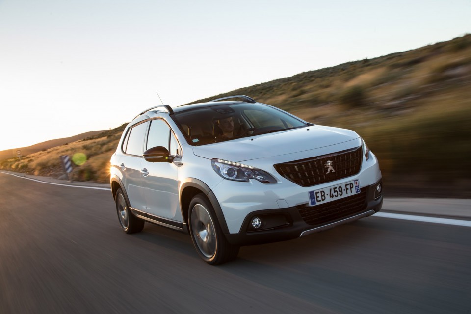 Photo Peugeot 2008 GT Line restylée Blanc Nacré - Essais 2016